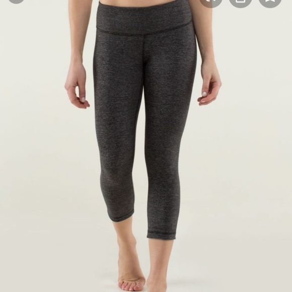 lululemon athletica Pants - Lululemon Cropped Leggings